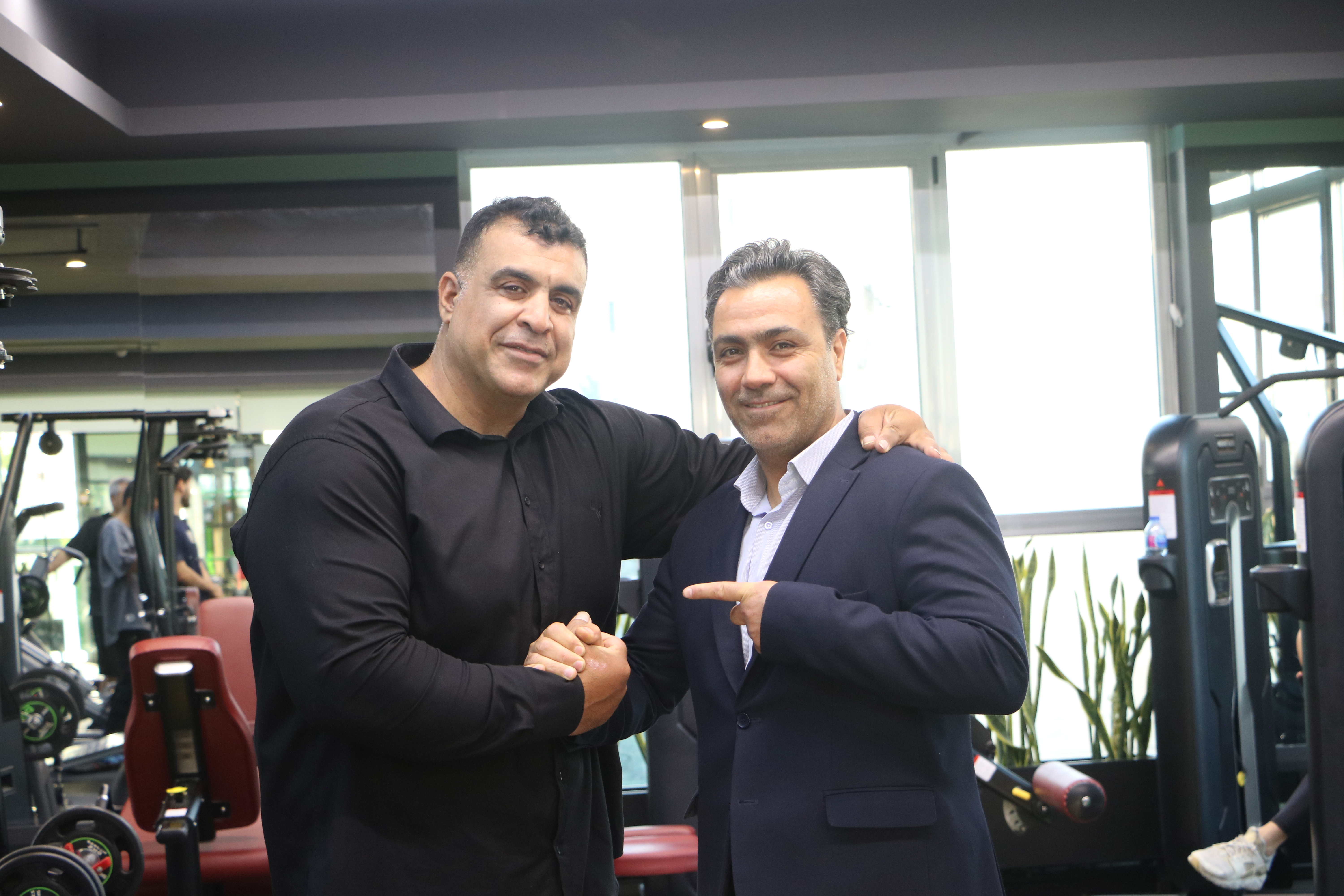 حضور قهرمان جهان مهدی عبدالوند در باشگاه قلب سبز